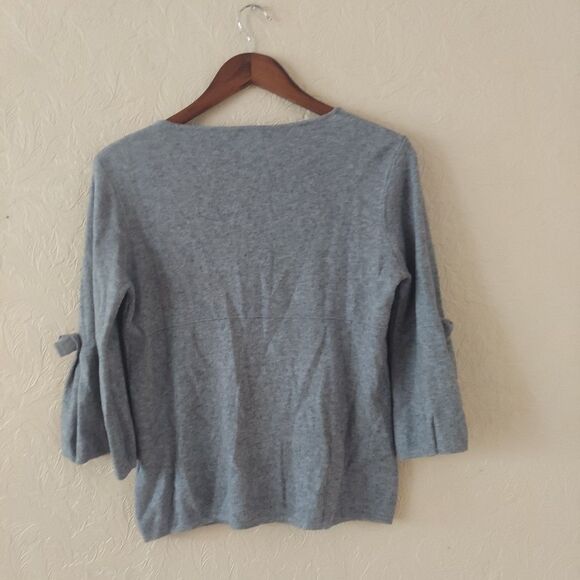 Grey Bow Bell Sleeve Sweater Button Split Open Front (Estimated) Sz Medium - Picture 6 of 9
